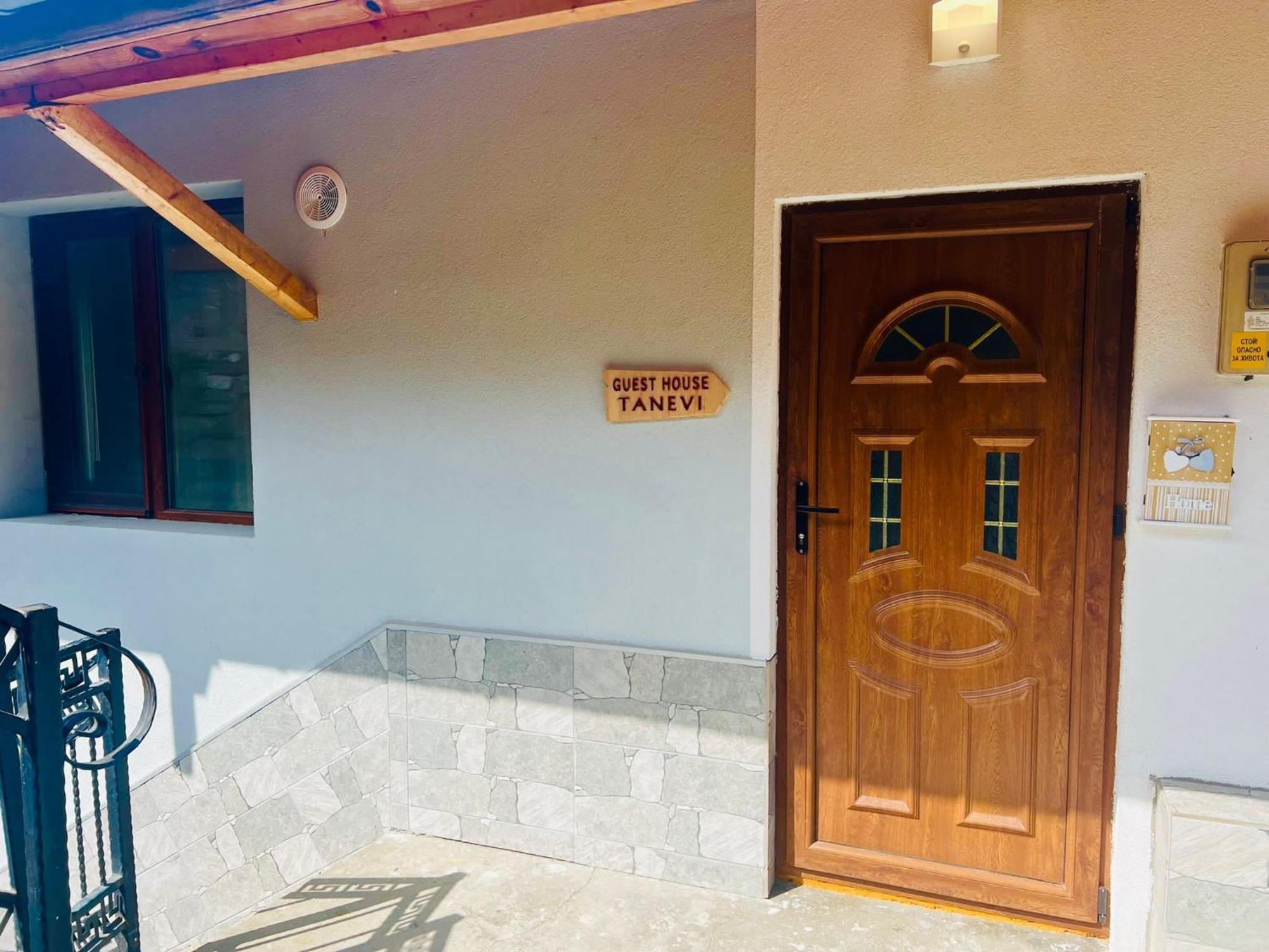 Guest House Tanevi Devin Ngoại thất bức ảnh